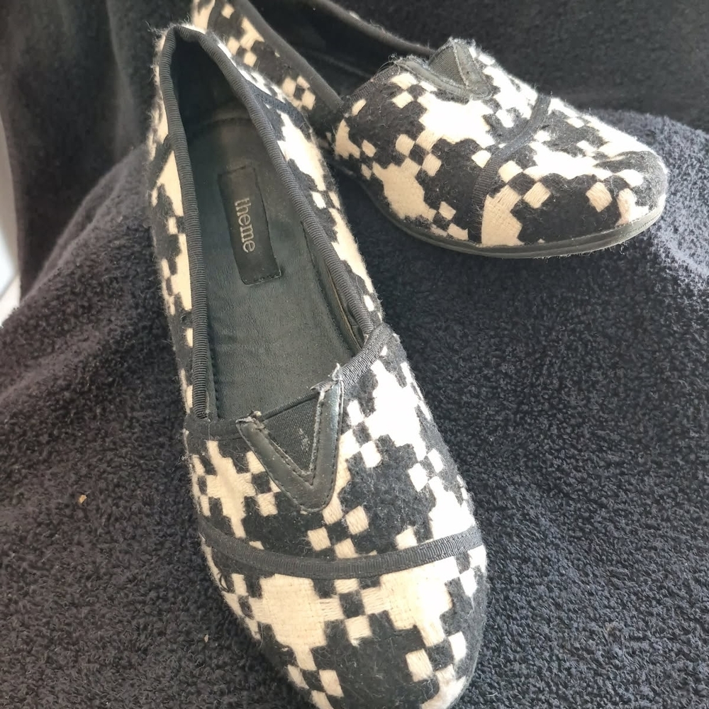 Theme Monochrome Patterned Women's Flats